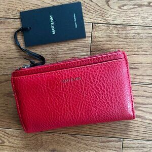 Matt and Nat NWT small Motiv wallet Red Dwell